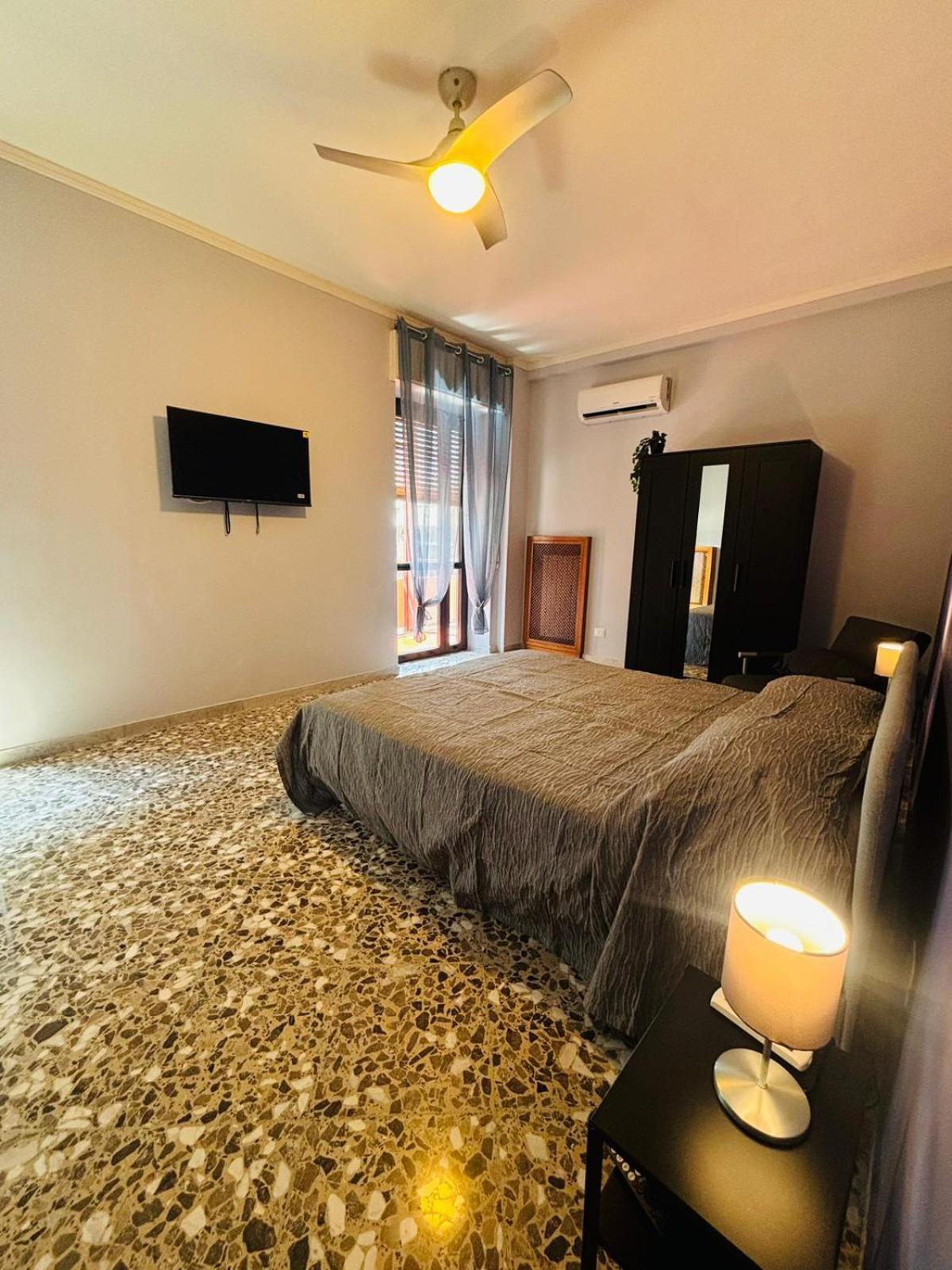 Matthias Central Rooms And Accomodation Bari Kültér fotó